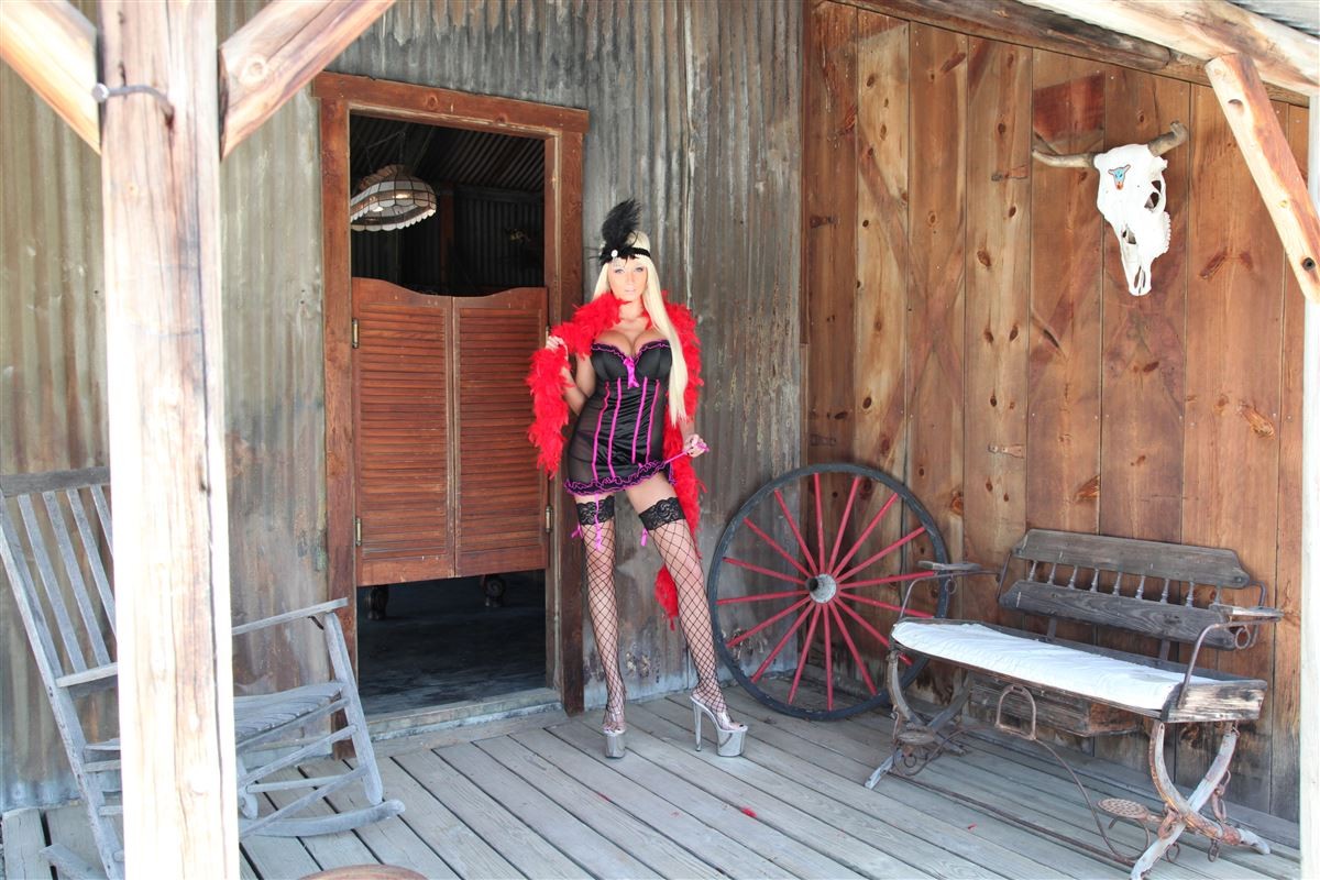 Working girl rikki six gets nailed outside of a saloon
 #79060577