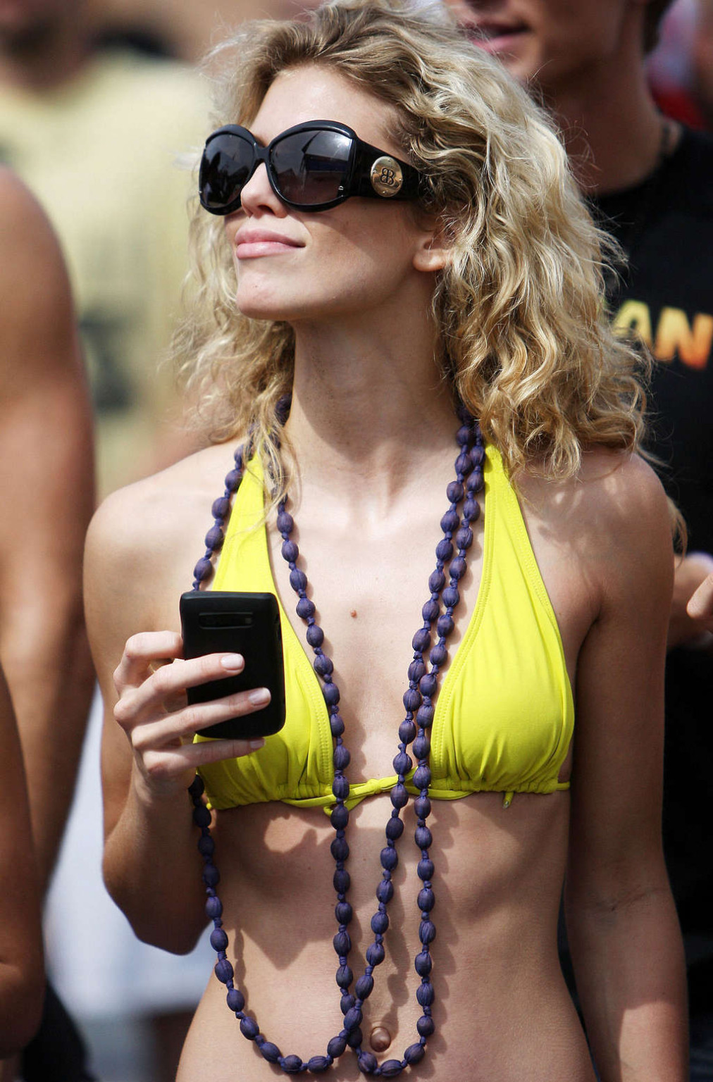 Annalynne mccord sexy en bikini et slip à tétons
 #75352319