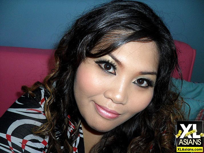 Cassie de Tailandia toma fotos de su enorme culo
 #69871734