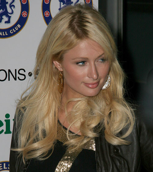 Paris Hilton posing naked and showing her tits to paparazzi #75431378