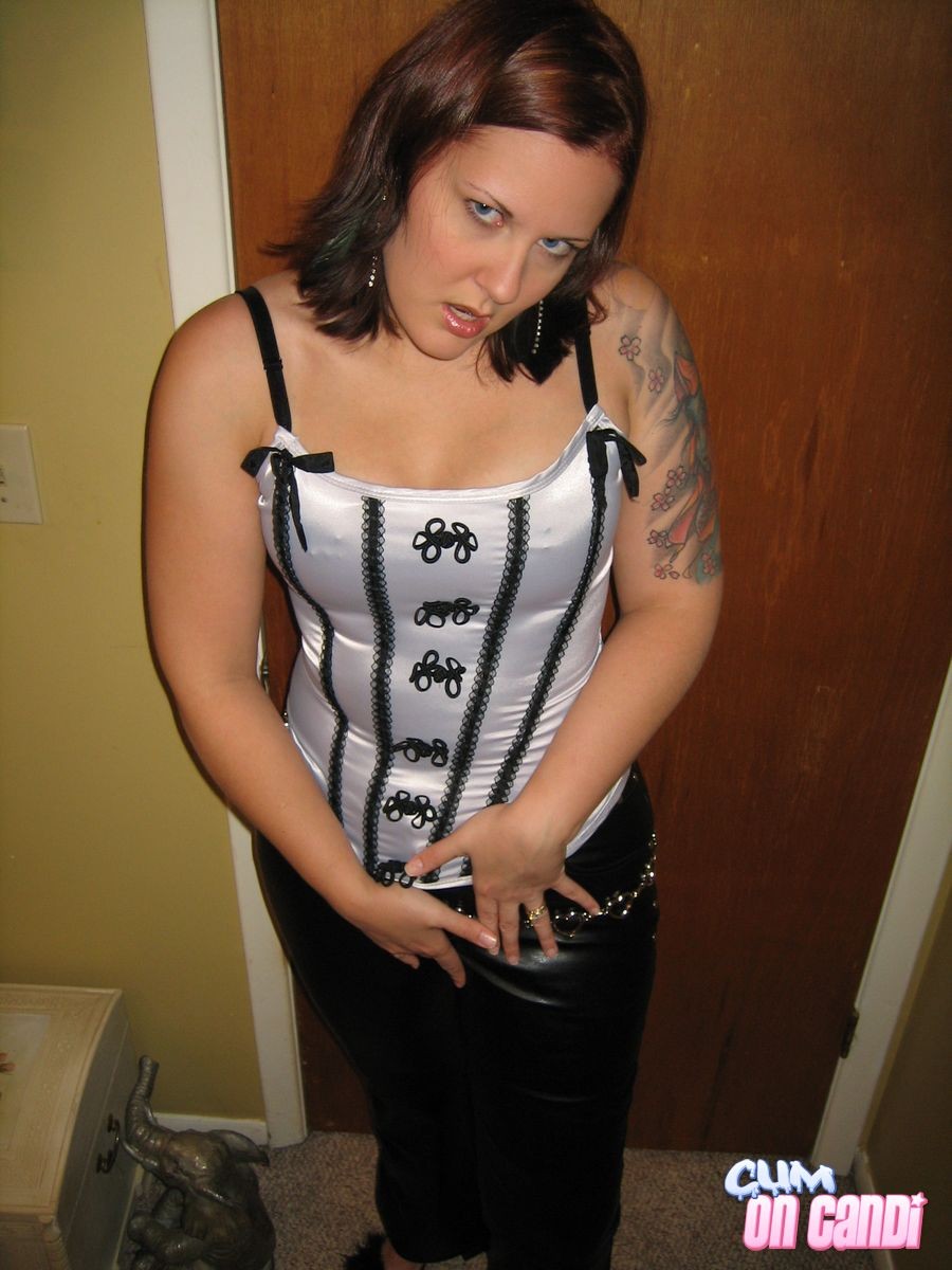 Candi chaude dans son corset sexy
 #75498942