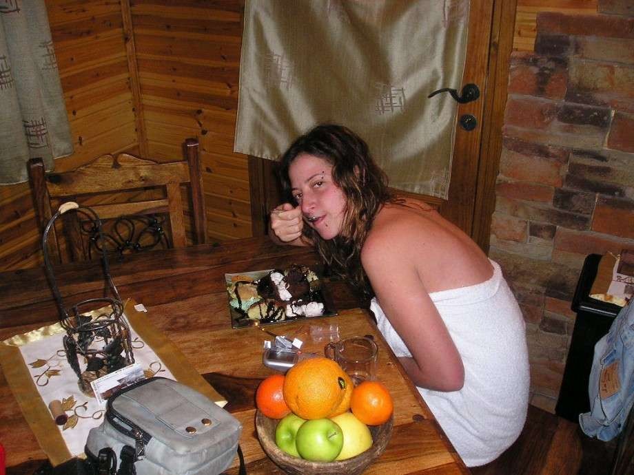 Photos of an amateur couple fucking in their cabin|http://galleries2.amakings.co #75722281