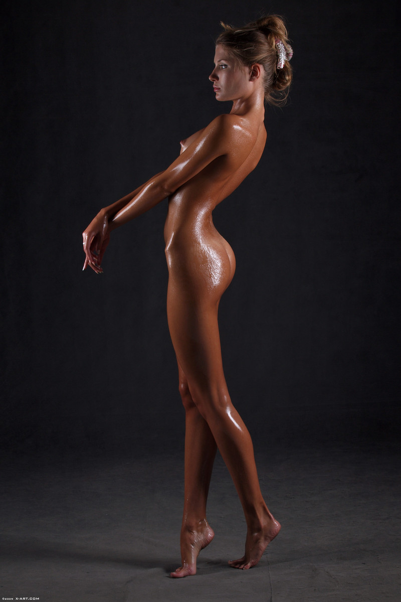 Beautiful oiled up model #69729765