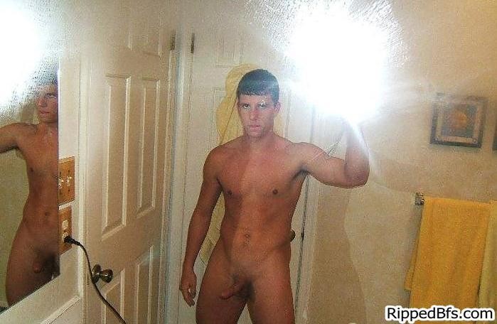 Una variedad de impresionantes tíos exponen con orgullo sus cuerpos en la cámara
 #76940101