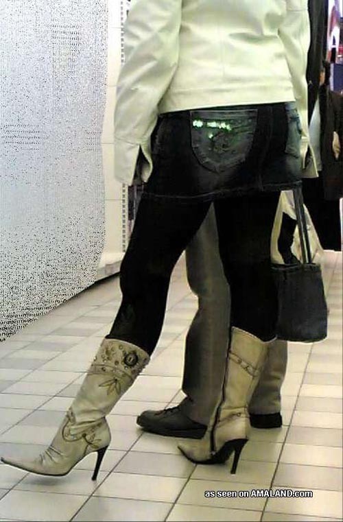 Fotos cándidas con falda arriba
 #68291186