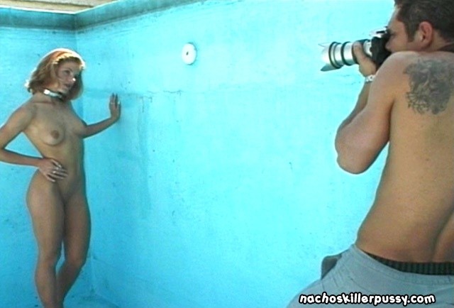 Hottie se folla a sí misma y a otros fuera
 #67806769