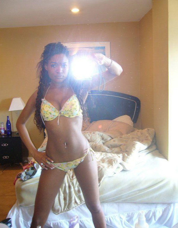 Ebony teen gfs posing for cell phone pics #67172494