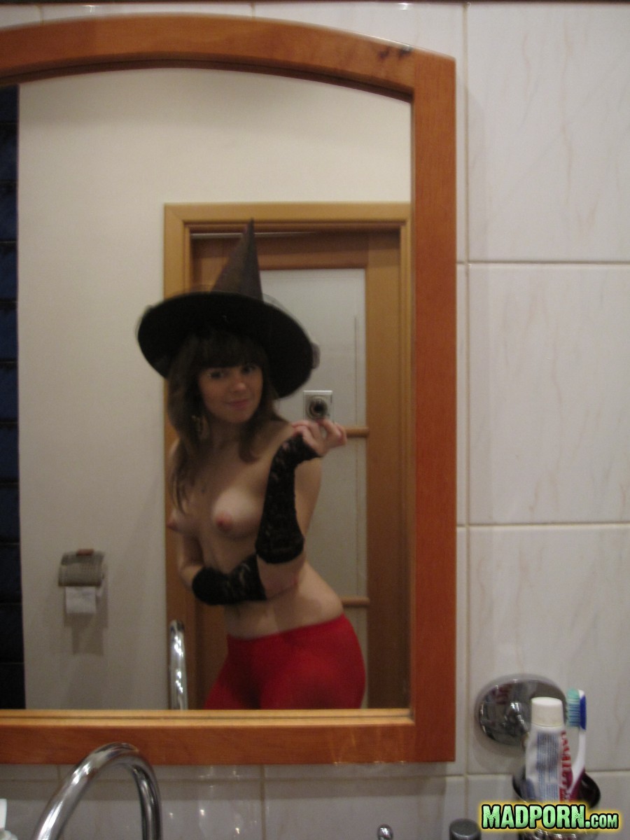 Hot teen Freundin verkleidet sich für halloween und bekommt nackt für sich selbst Bilder
 #67236786