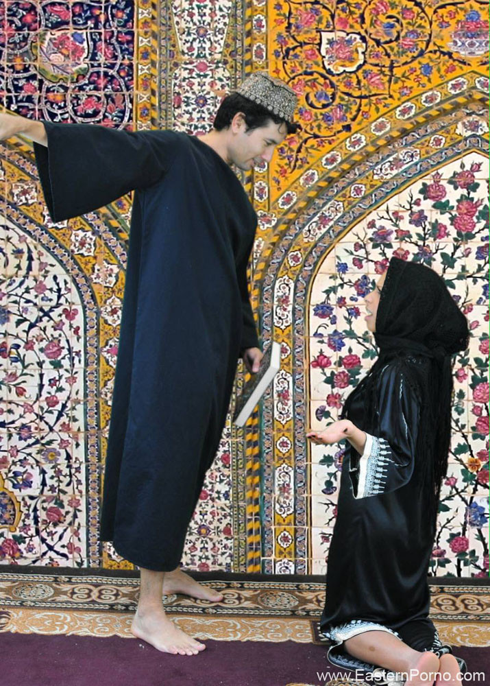 Kleine Titten arabische Teenie Facesitting ihre schwachen unterwürfigen Mann
 #67055808