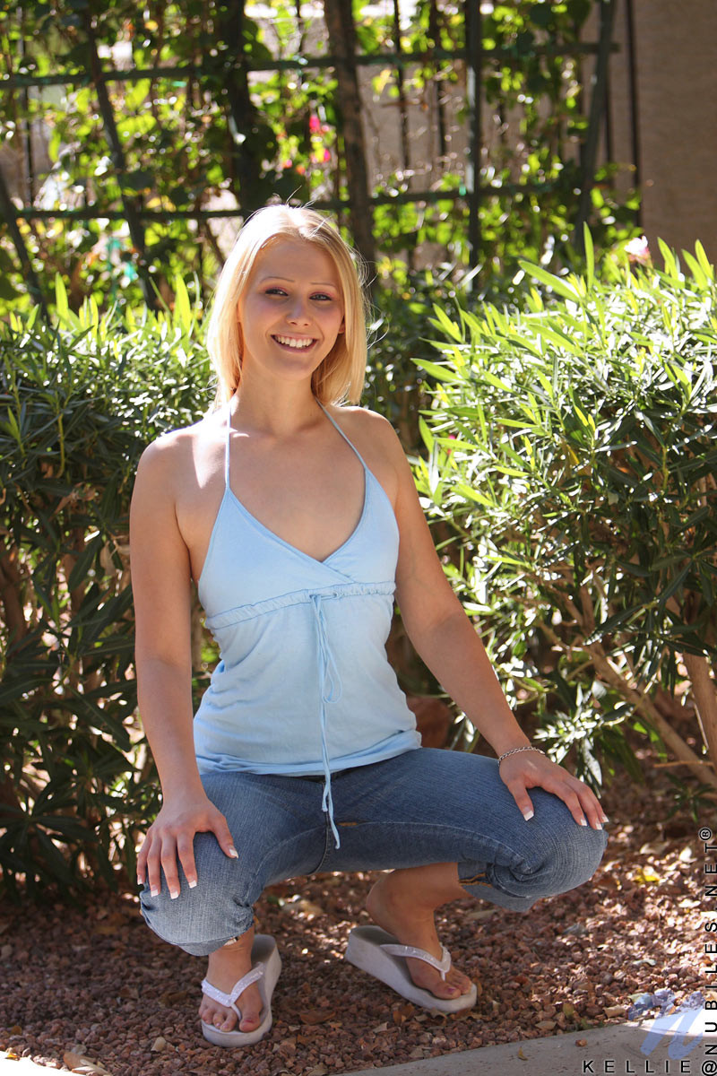 Captivating blonde spinner takes a ride on the sybian #78774914