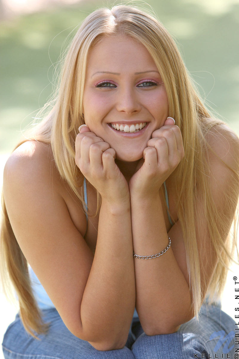 Captivating blonde spinner takes a ride on the sybian #78774941