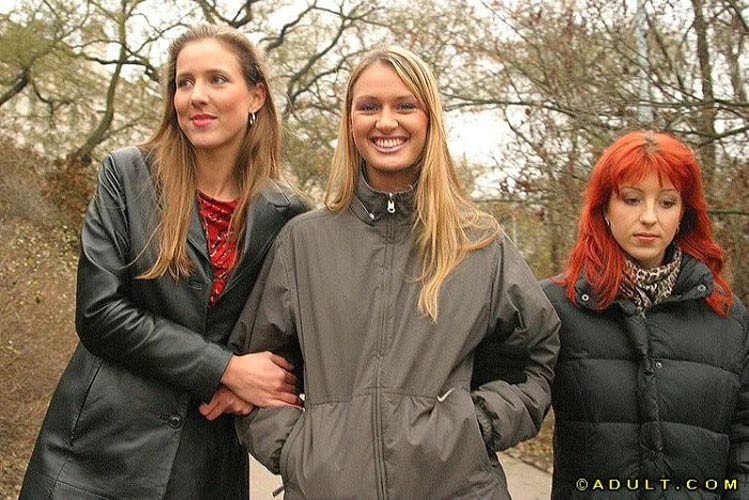 Euro rossa lesbica babe tre vie gruppo figa leccare sesso orale
 #78226835