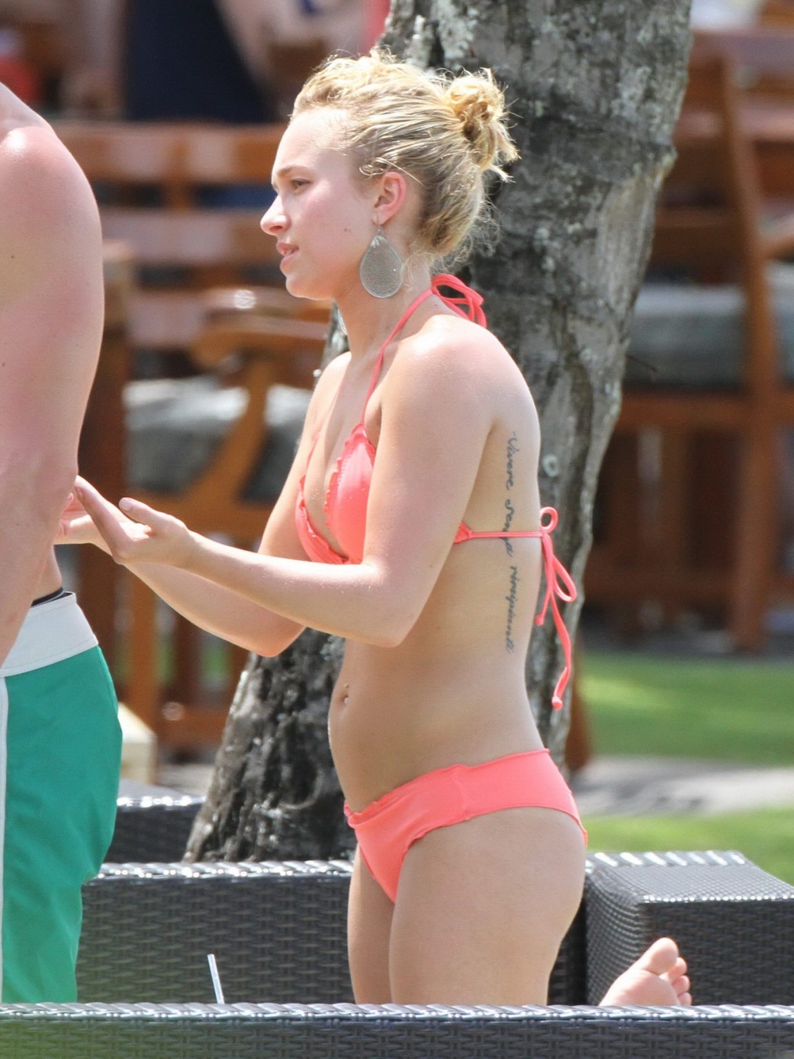 Hayden panettiere portant des bikinis sexy en vacances à hawaii
 #75266620