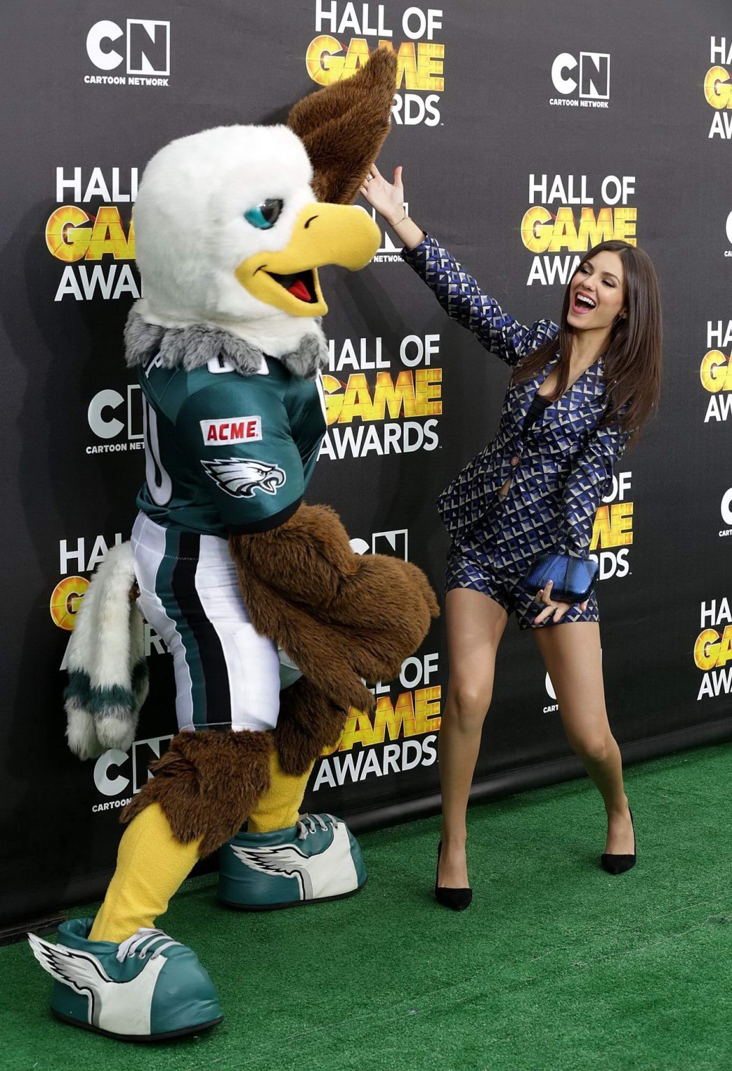 Victoria justice luce piernas con un short en la 4ª edición de los premios hall of game en
 #75204592