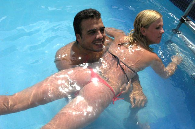 Slammin brazillian hottie nimmt es in Recht in den Arsch in diesen pix
 #72653397
