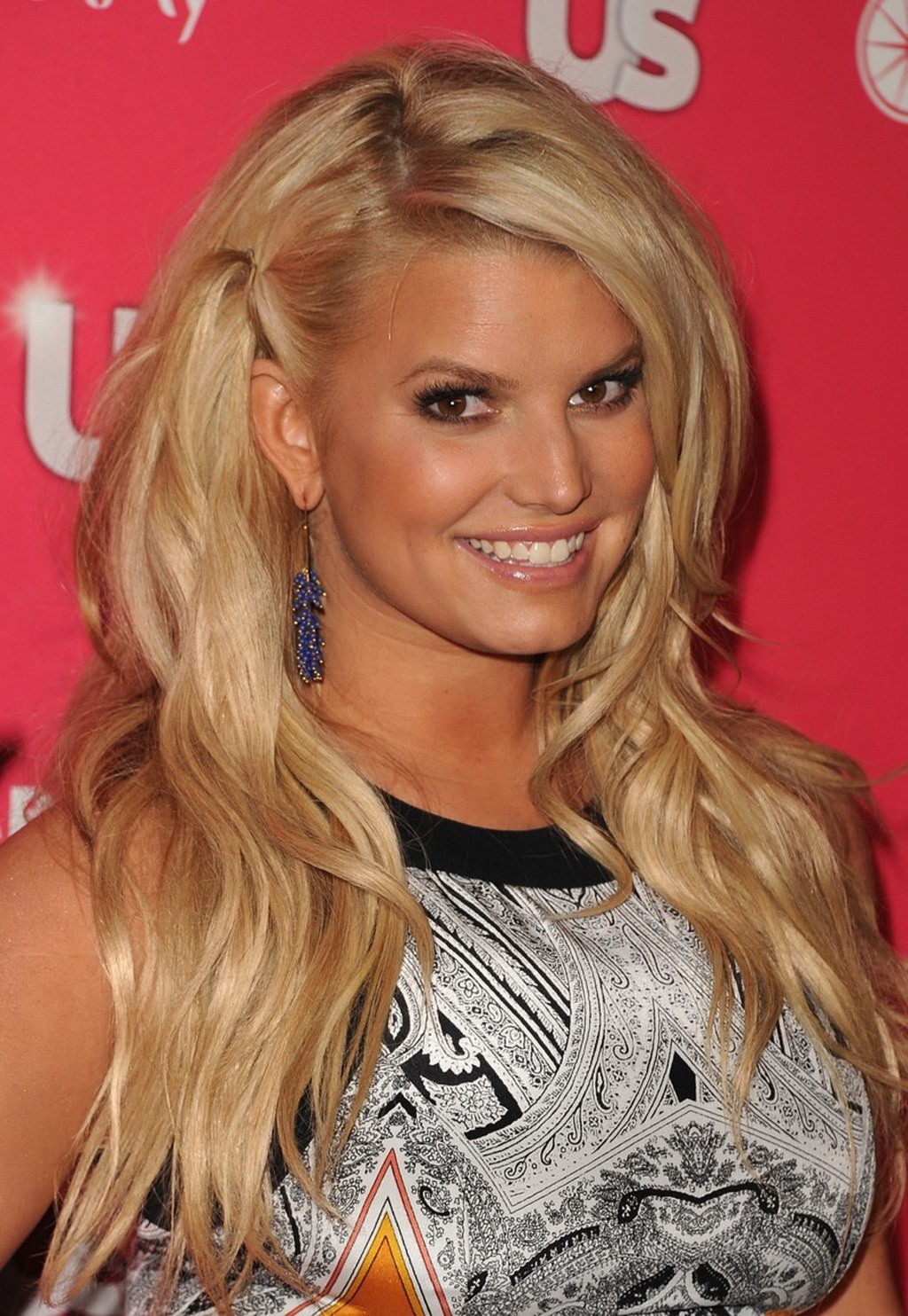 Jessica simpson leggy lingua-teasing all'us weekly's hot hollywood party
 #75306831