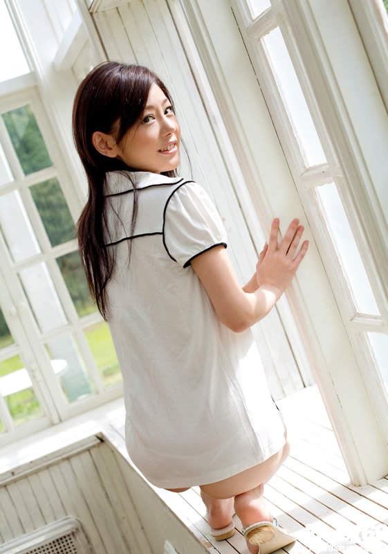 Schöne japanische Mädchen mit einem engen kleinen Körper
 #69957664