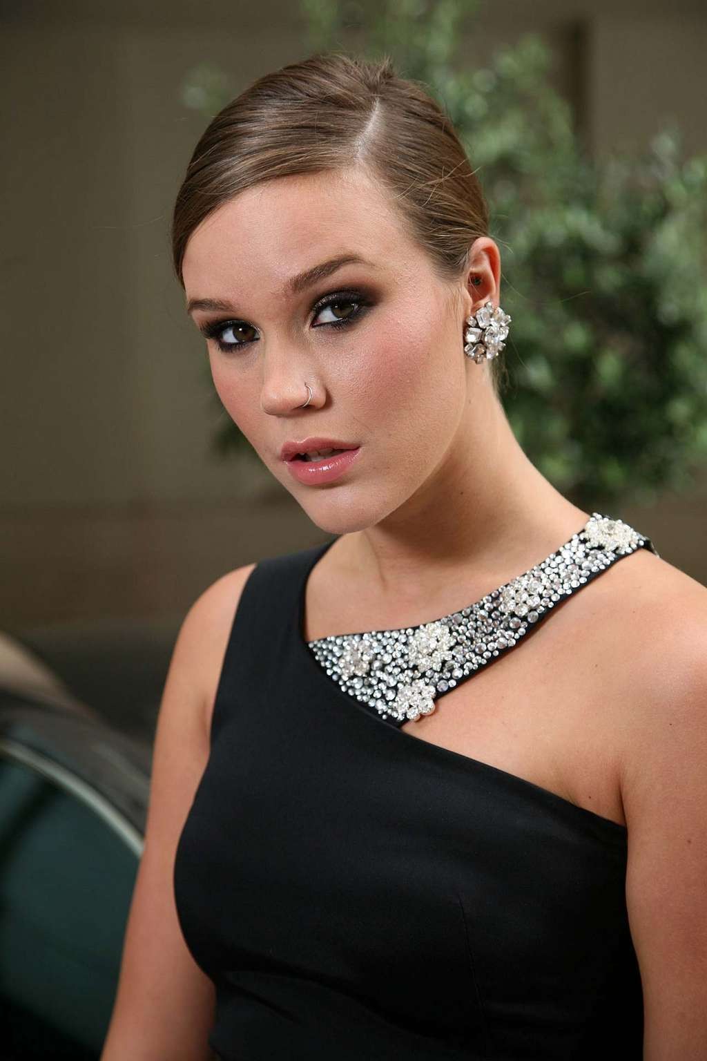 Joss Stone zeigt ihr Höschen unter dem Rock und posiert in High Heels Paparazzi-Bildern
 #75336775