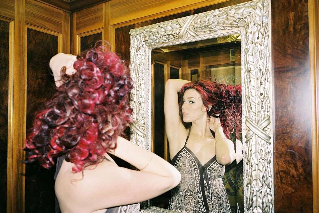 Joss Stone zeigt ihr Höschen unter dem Rock und posiert in High Heels Paparazzi-Bildern
 #75336862