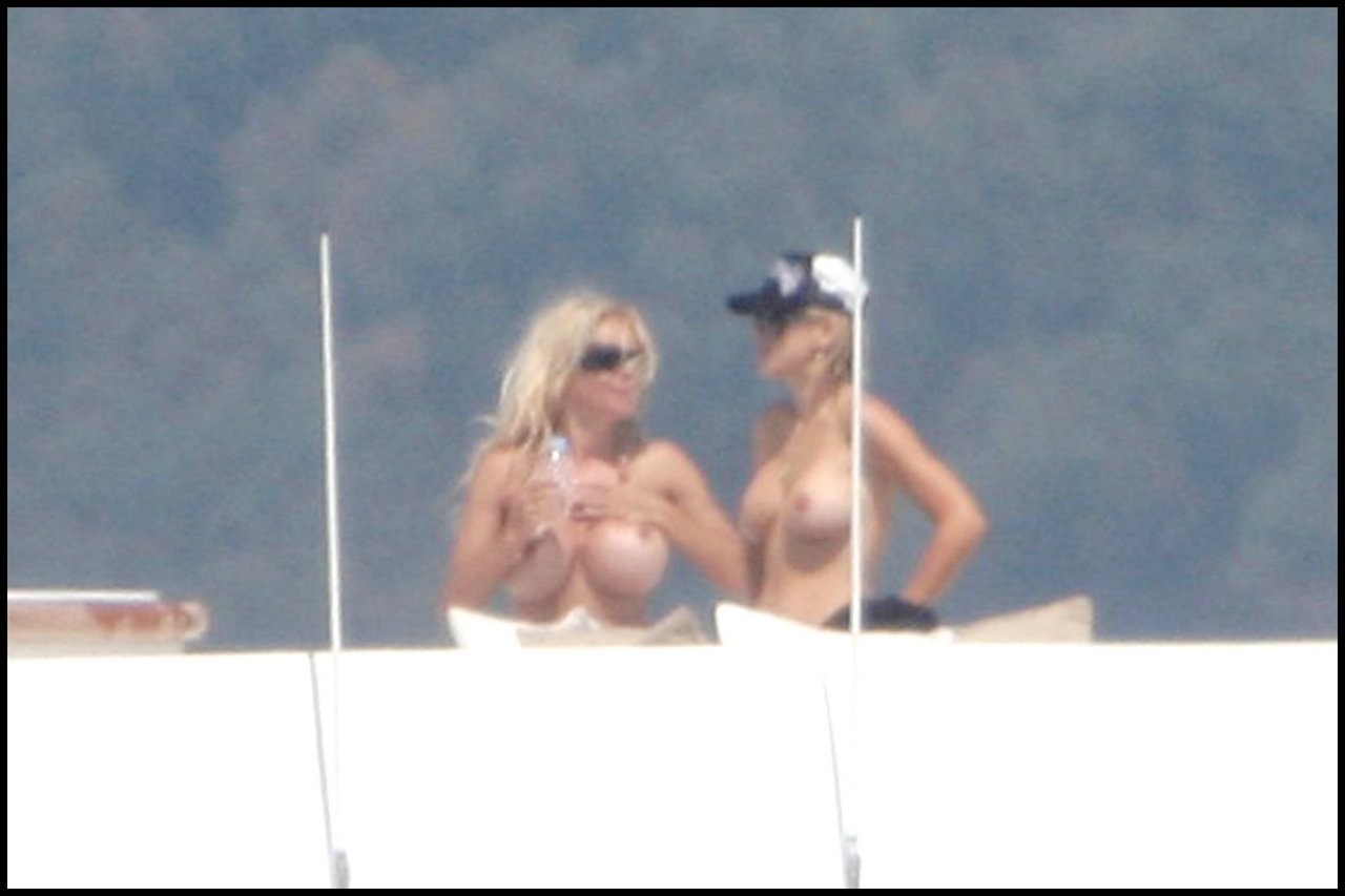 busty blonde bombshell Pamela Anderson nude shots #75350889