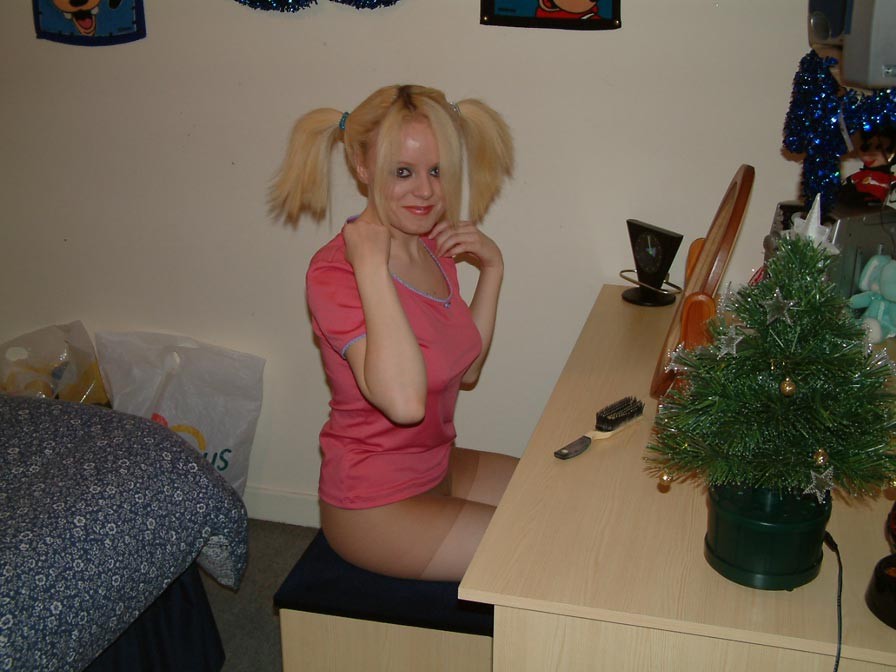 Cute blonde amateur girlfriend showing her killer body #73824287