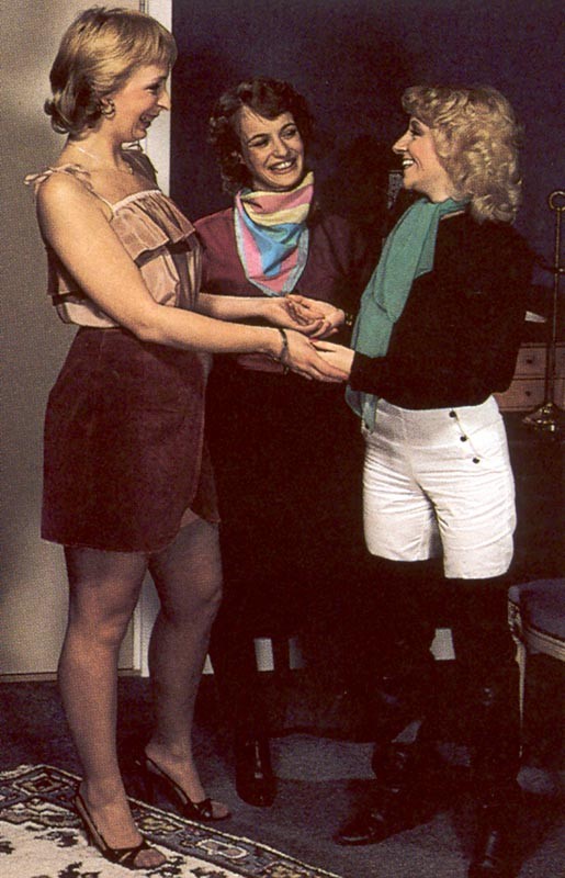 Three retro ladies using a fucking machine #77325776