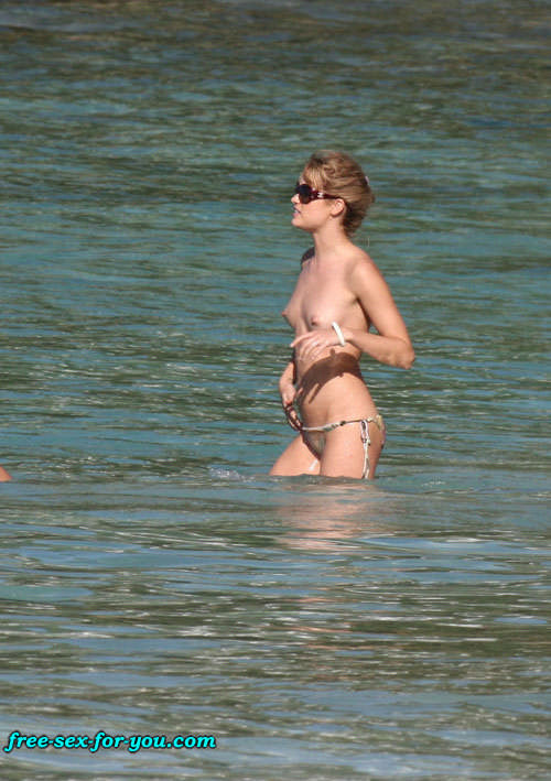 Julie ordon mostrando le sue belle tette topless spiaggia paparazzi foto
 #75425214