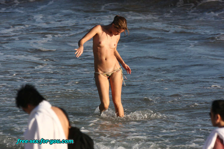 Julie Ordon showing her nice tits topless beach paparazzi pics #75425266