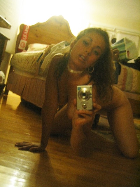 Raven mostrando su coño y chupando un consolador
 #77094956