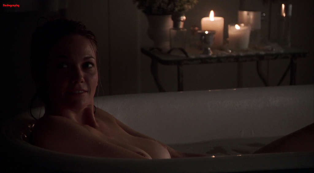 Diane lane exponiendo sus bonitas y grandes tetas y su gran culo en un desnudo de película
 #75347188