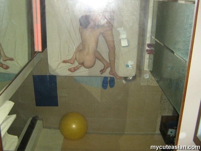 Chinesische Freundin hat eine Dusche und harten Sex
 #69880248