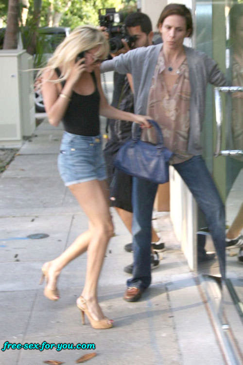 Nicole Richie showing tits and upskirt paparazzi pictures #75433678