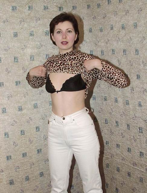 Amateur babe doing a striptease #77330728