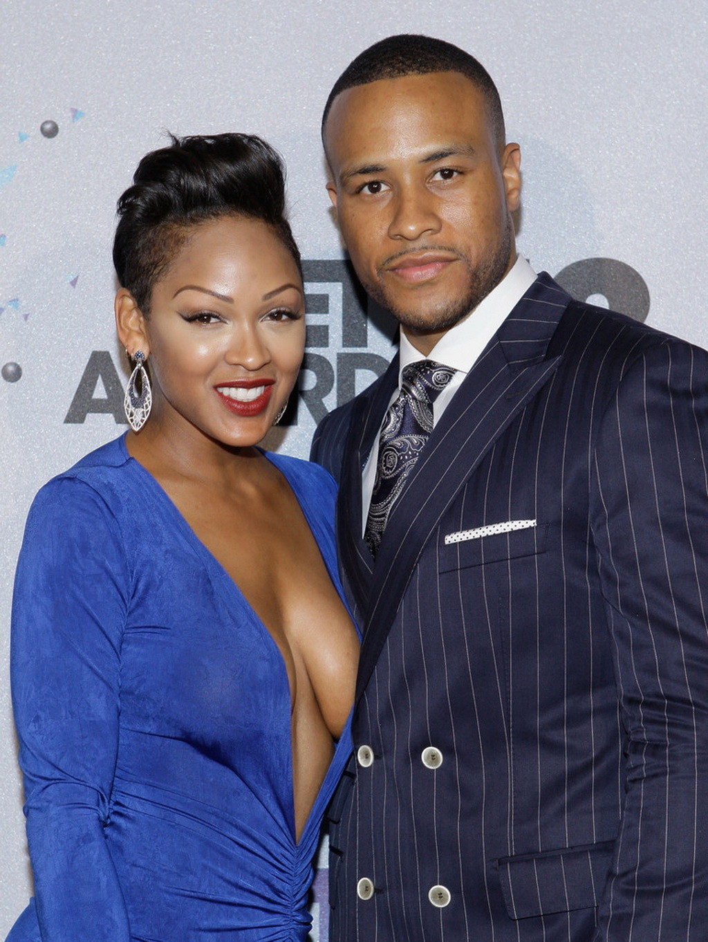 Meagan good sans soutien-gorge montre des pokies en portant une robe bleue très légère à la 13e édition annuelle de l'événement. 
 #75226525