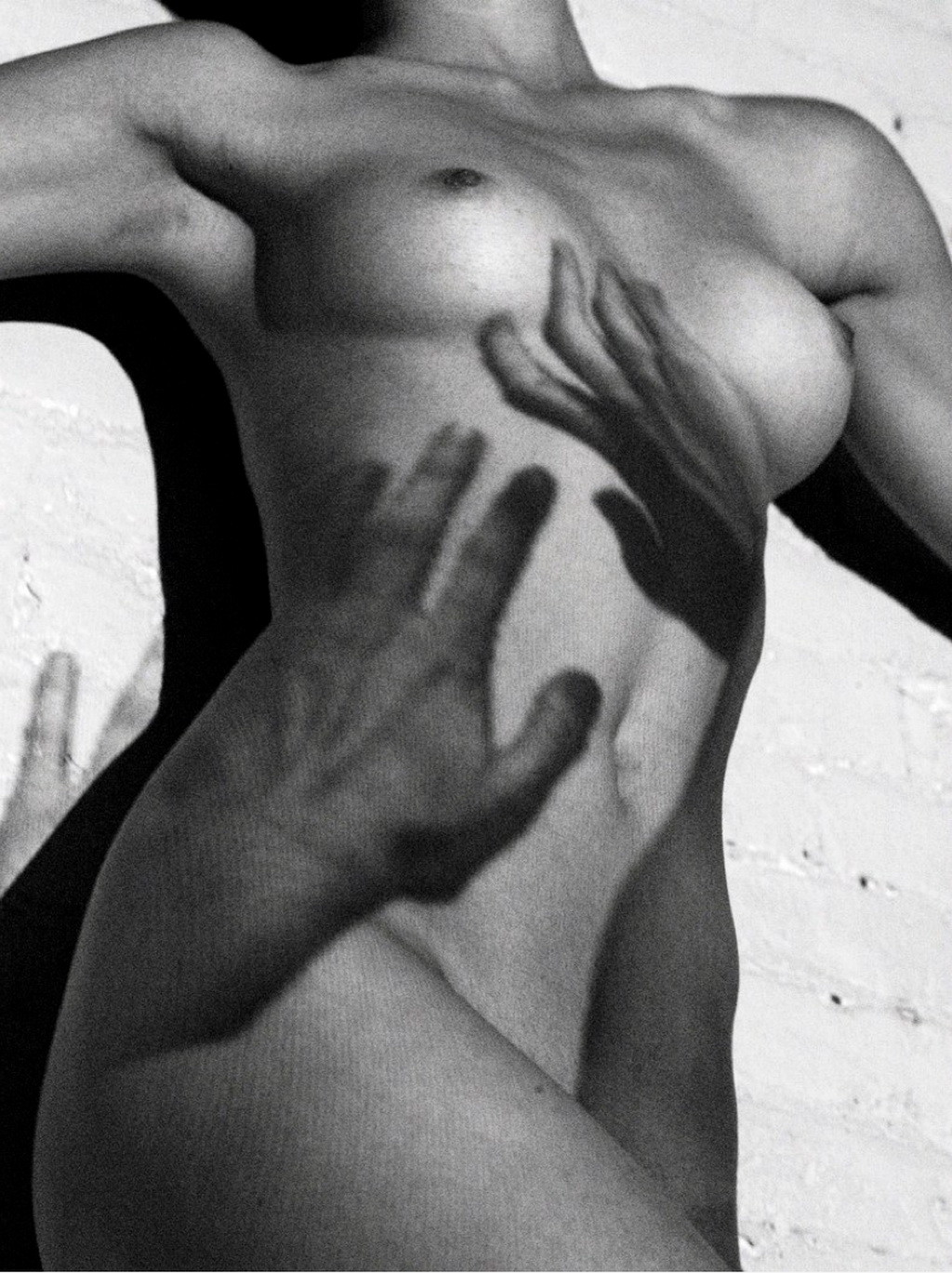 Monika jagaciak completamente nuda in un photoshoot di johan lindeberg 2015
 #75160686