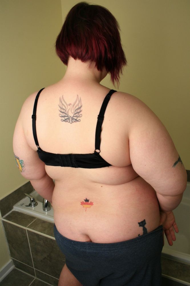 Young amateur chubby take a bath and fingering herself #70545628
