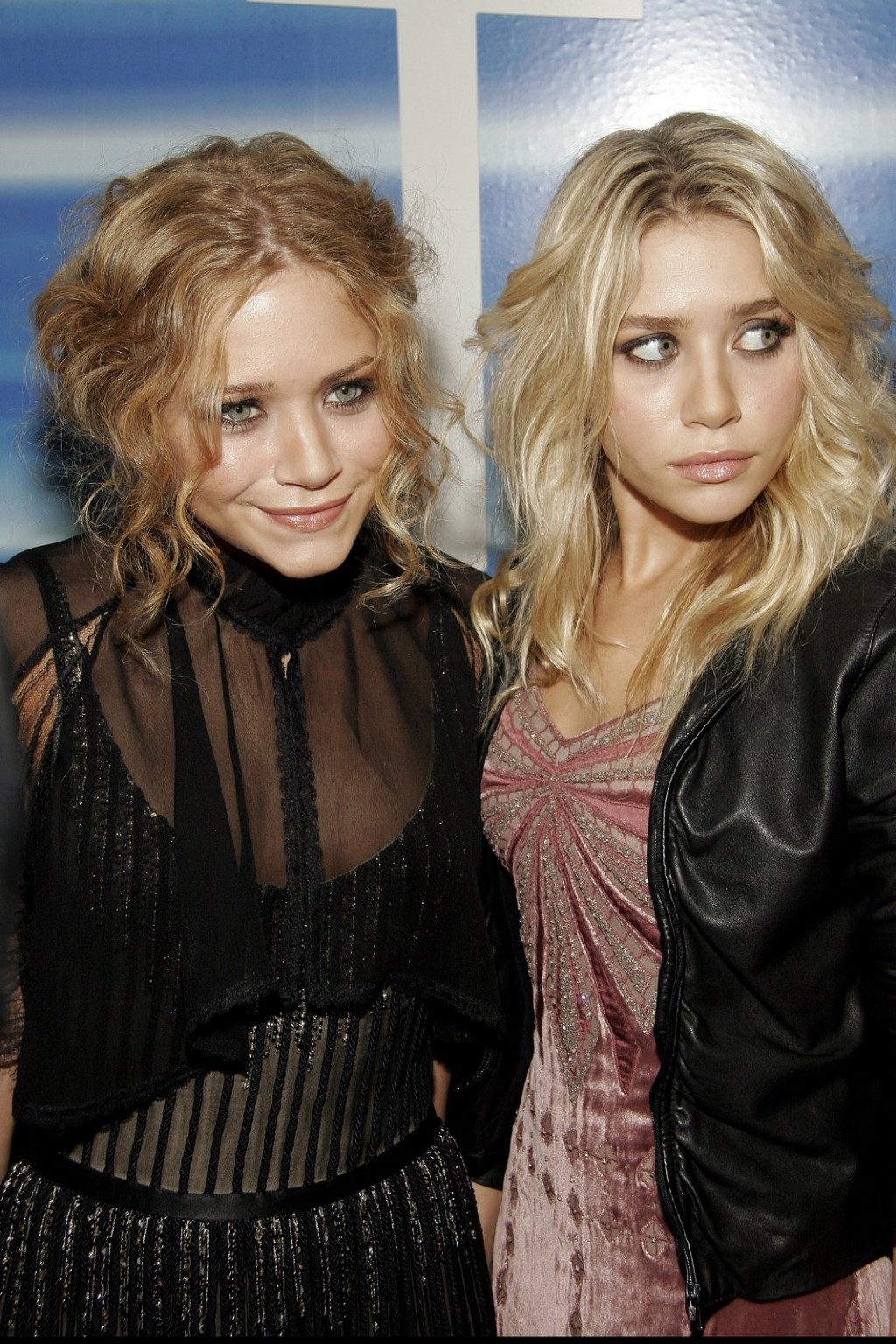 sexy petite twins Mary Kate and Ashley Olsen slight nudes and see thrus #75370456