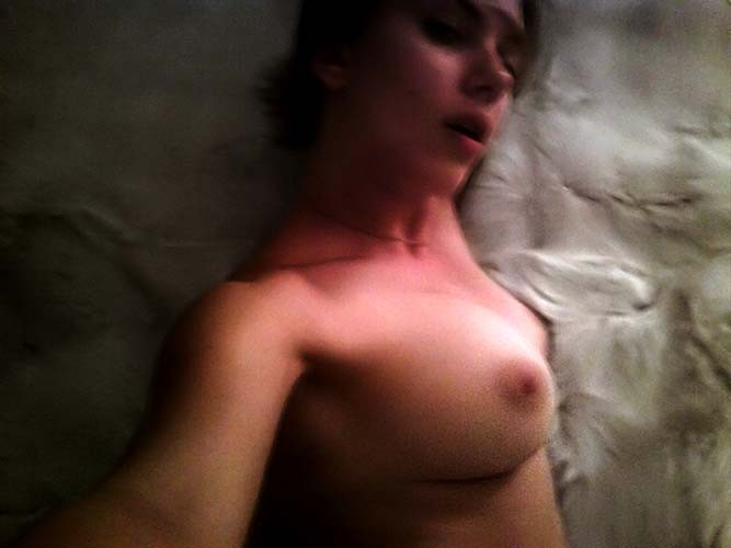 Scarlett Johannson exposing sexy nude body and huge boobs on leaked photos #75287861