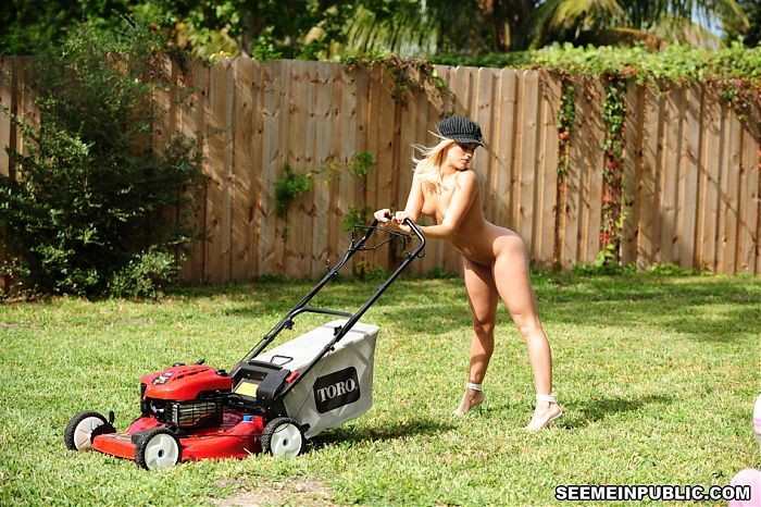 Jayden Pierson mows the lawn nude and fucks outdoors #78617422