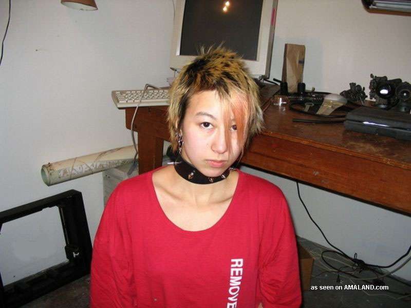 Punk emo asiático amateur novia joven se acarició y facialed
 #69930099