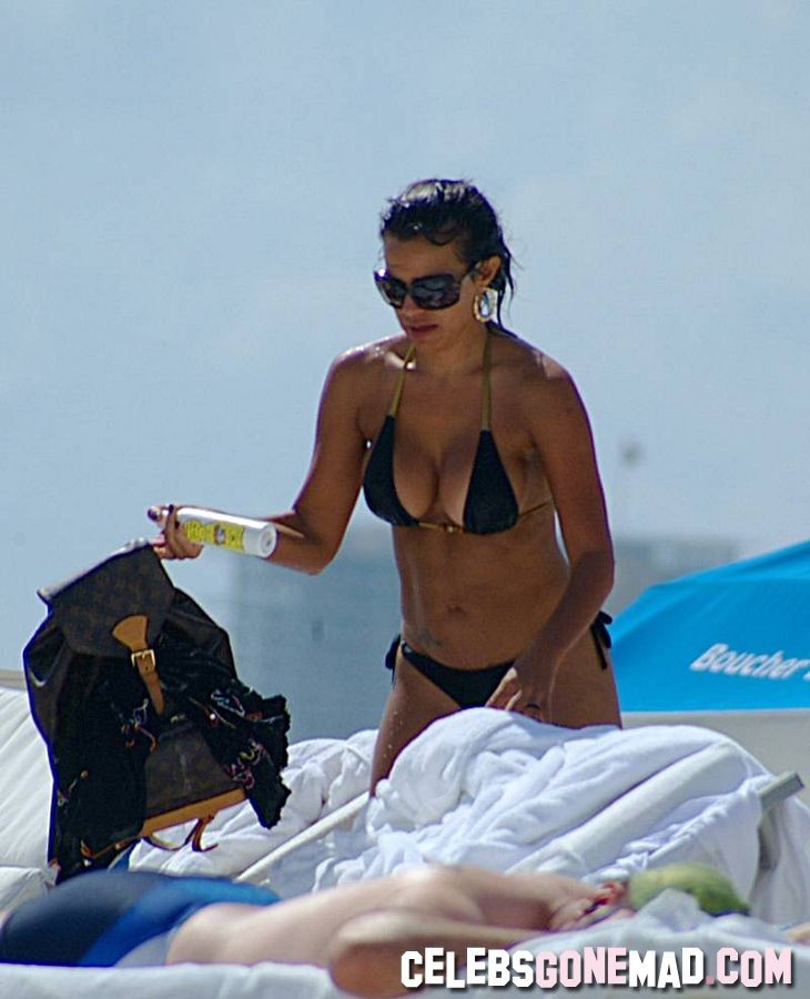Curvy Vida Guerra in hot thong bikini at the beach #75358893
