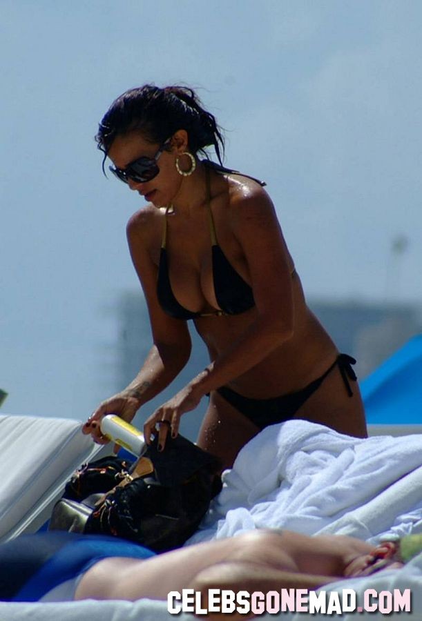 Curvy Vida Guerra in hot thong bikini at the beach #75358905