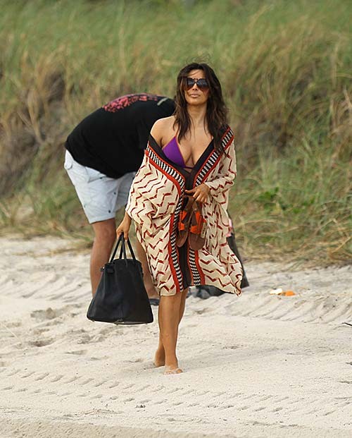 Kim Kardashian exposing huge boobs and sexy ass in bikini #75273317
