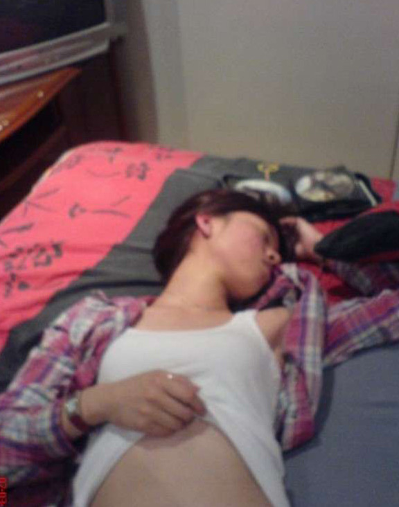 Sexy asian teen posando
 #69901709