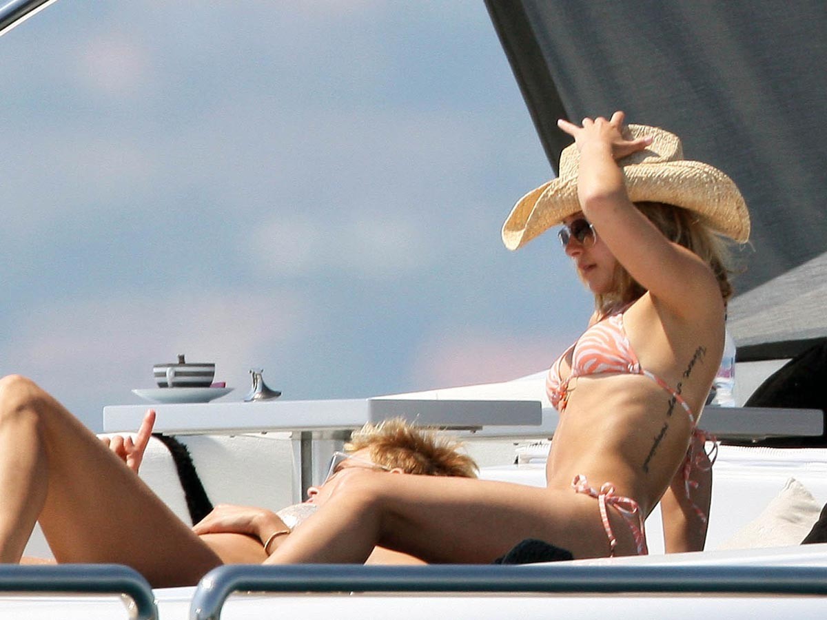 Hayden panettiere a un cul absolument incroyable en bikini
 #75395227