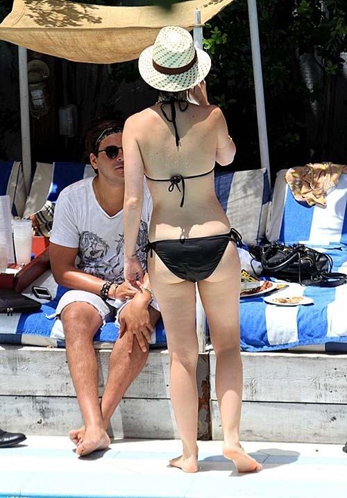 Katy Perry exposing sexy body and huge boobs in bikini #75255955