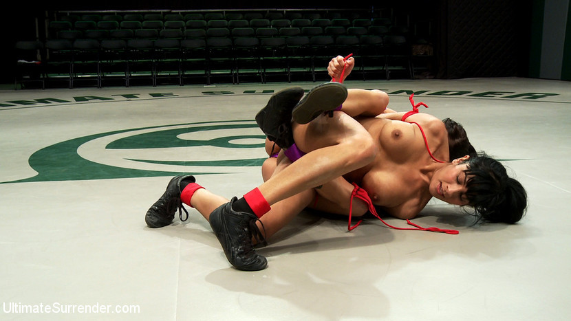 Hot wrestlers battle Beretta James and Gia DiMarco #70101402