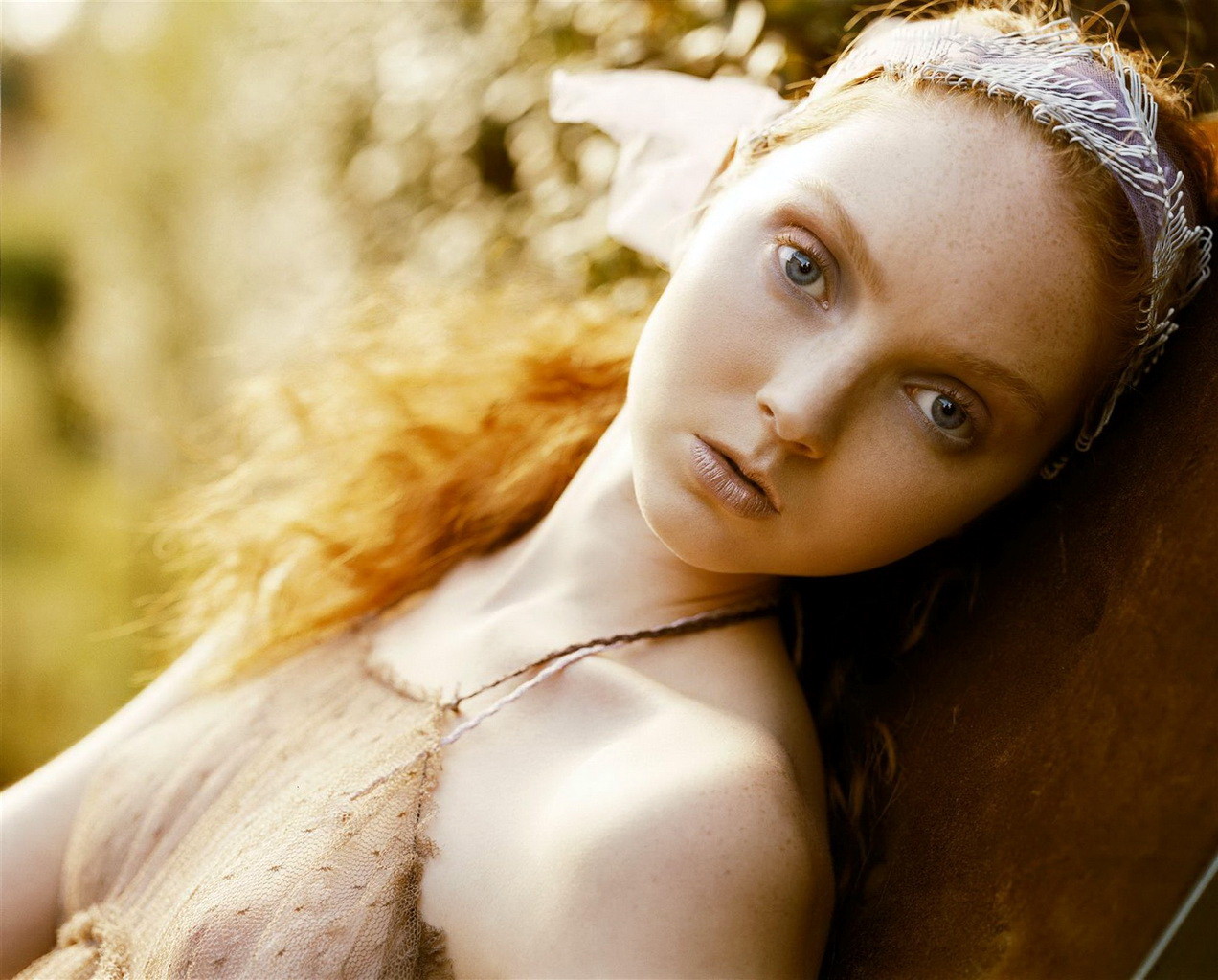 Lily Cole fully nude showing her hairy pussy for the Paradise Magazine back in 2 #75326929
