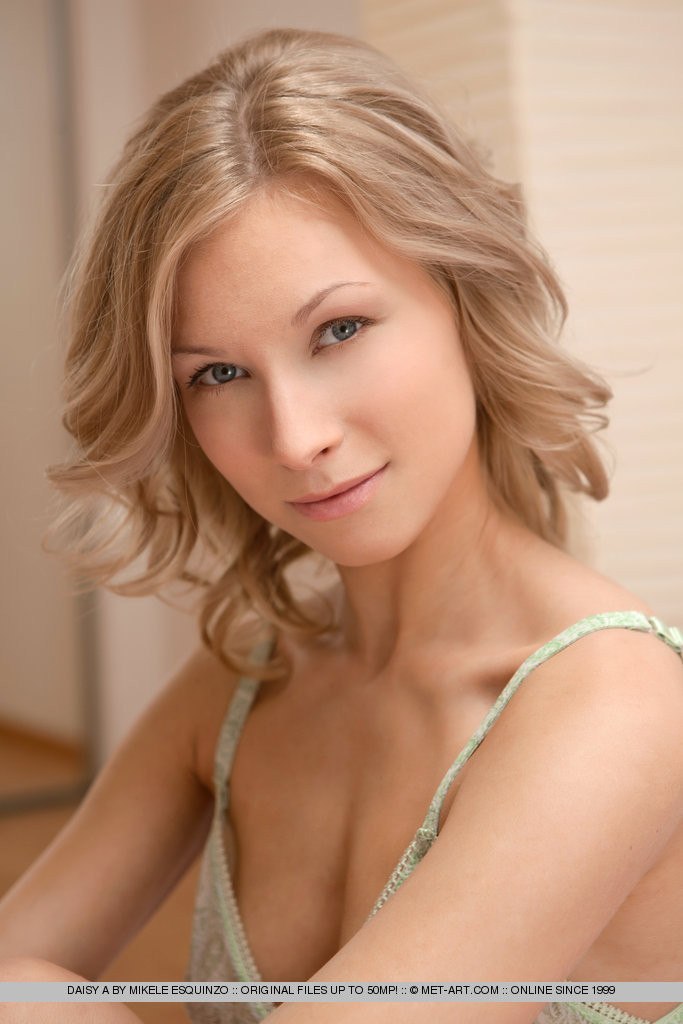 Daisy is a pretty incredibly hot pussy coed #72371007