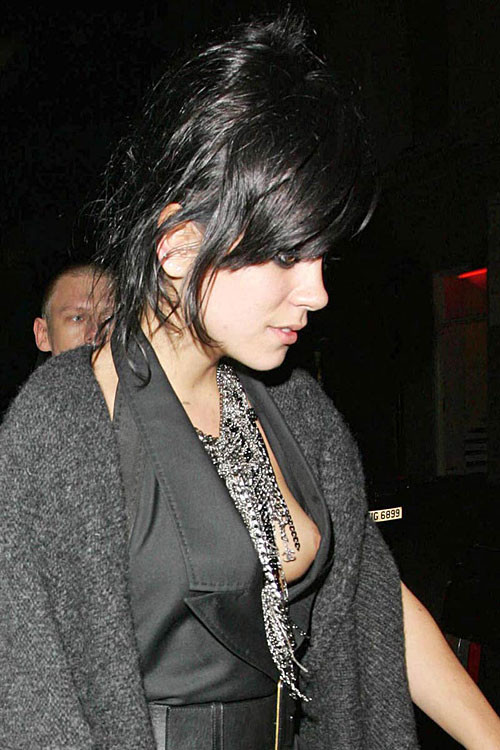 Lily Allen Brustwarze
 #75378600